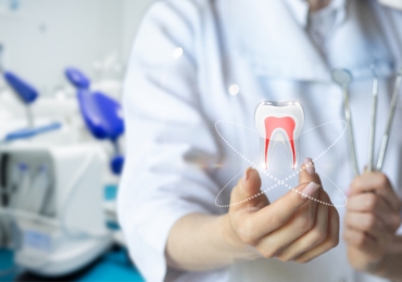 All-on-4 vs. Traditional Dentures: A Clinical Comparison